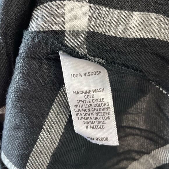 Passports Extra Long Half Button Down Black and White Flannel Top Size M EUC - Picture 9 of 9